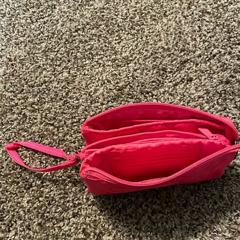Excellent condition Thirty-One wristlet